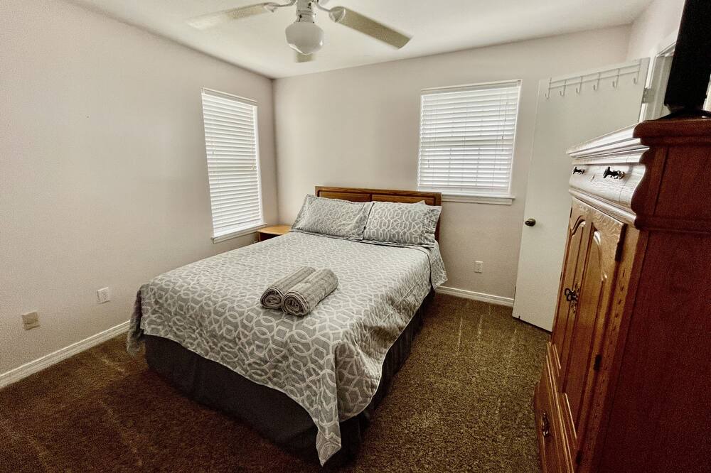 Photo of Bedroom in Gulf Breeze
