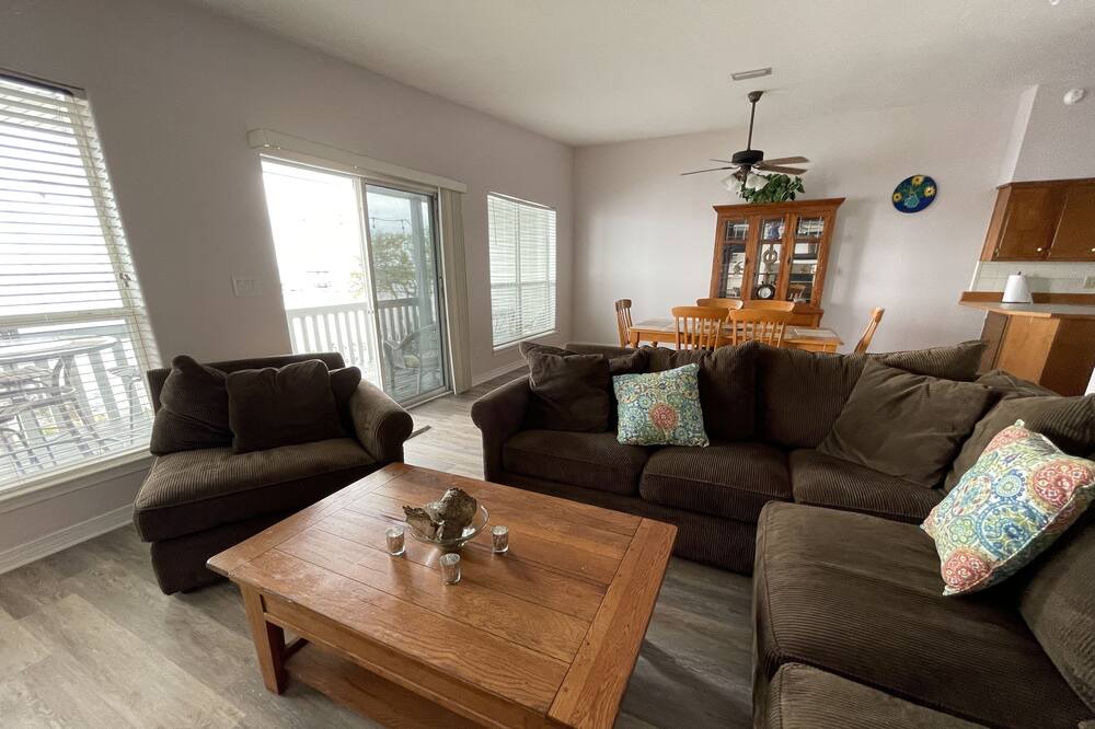Photo of Livingroom in Gulf Breeze