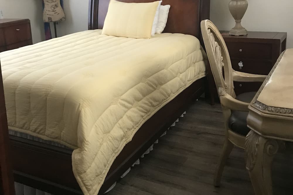 Photo of Bedroom in Pembroke Pines