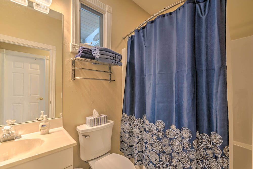 Photo of Bathroom in Bell