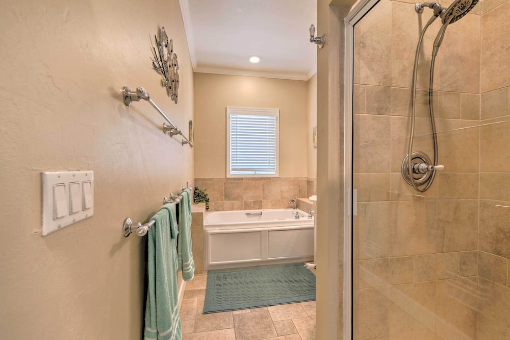 Photo of Bathroom in Bell