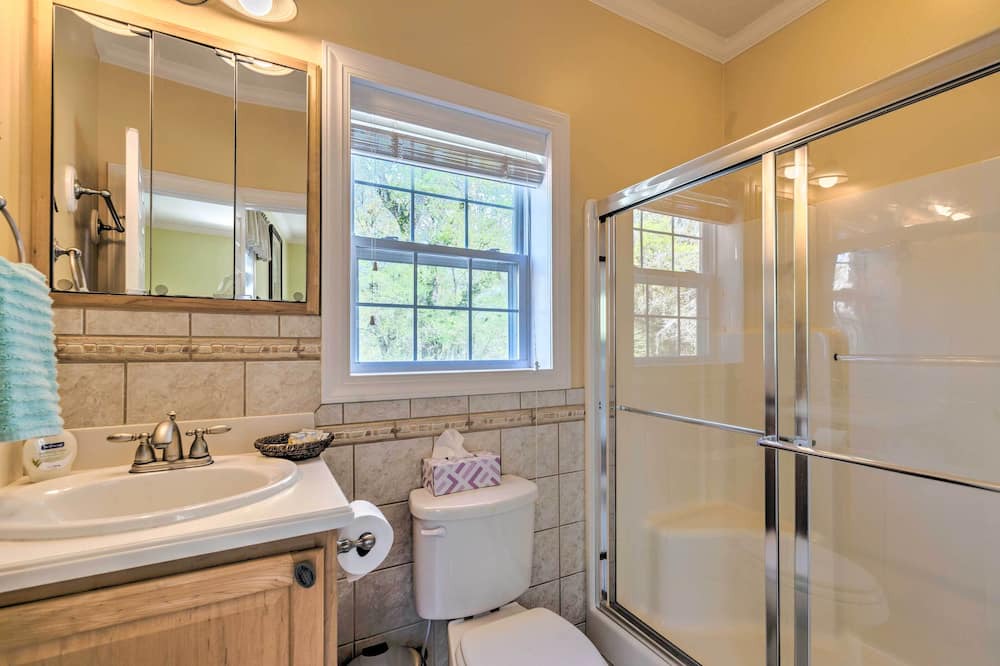 Photo of Bathroom in Bell