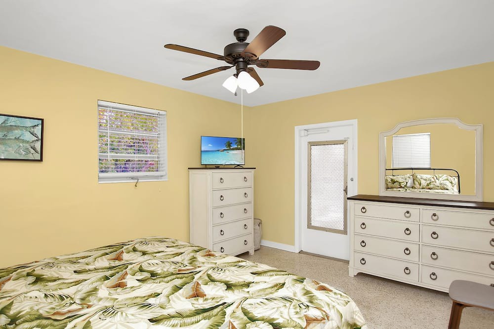 Photo of Bedroom in Indian Waterways