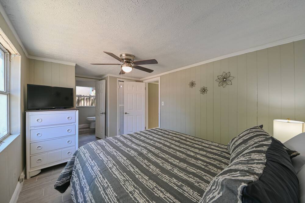 Photo of Bedroom in Port Tampa City