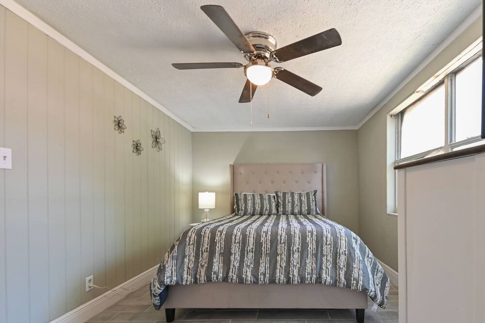 Photo of Bedroom in Port Tampa City