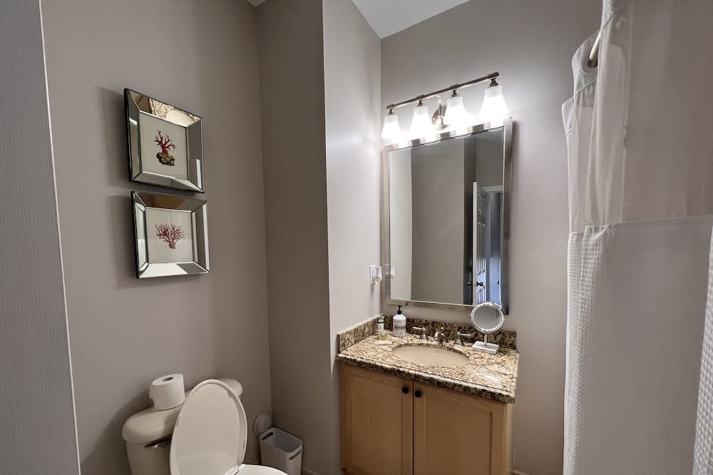 Photo of Bathroom in Pembroke Pines
