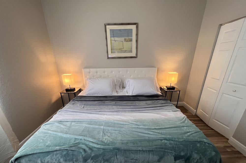 Photo of Bedroom in Pembroke Pines