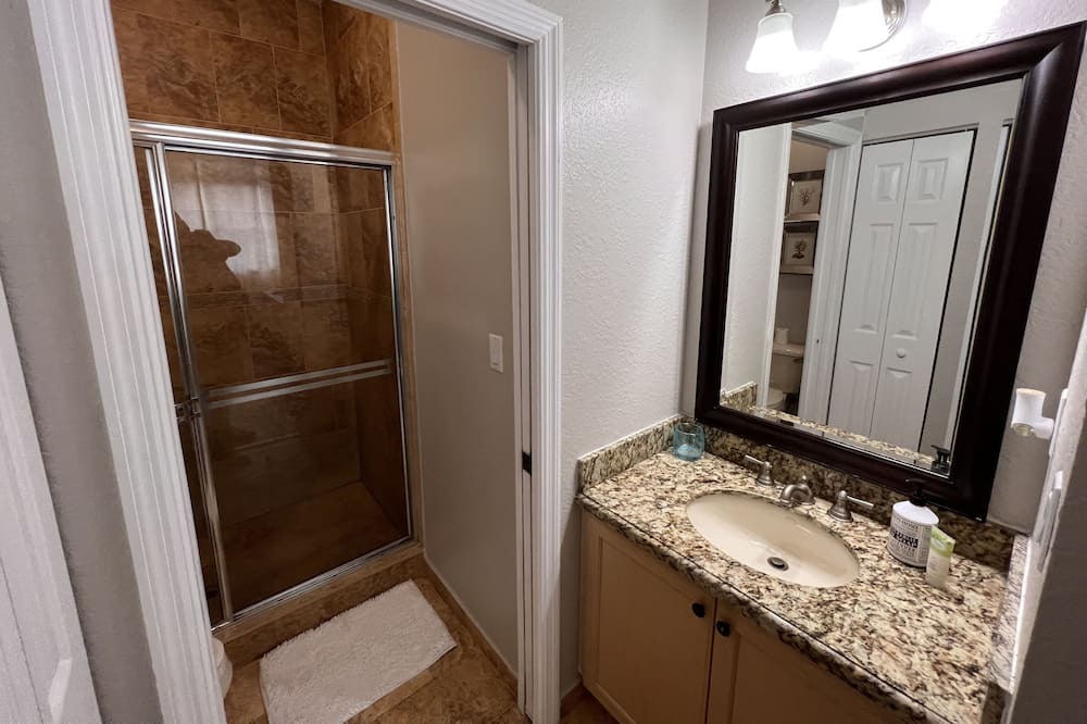 Photo of Bathroom in Pembroke Pines