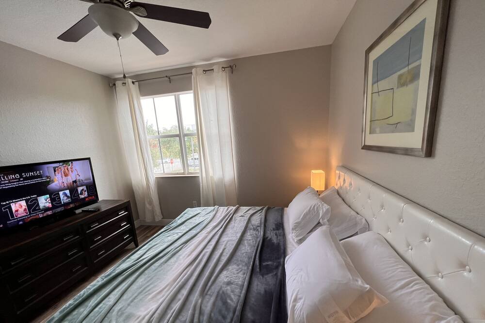 Photo of Bedroom in Pembroke Pines