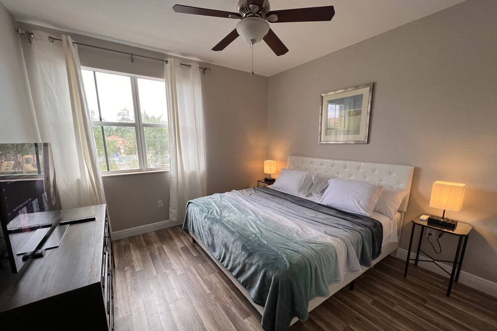 Photo of Bedroom in Pembroke Pines