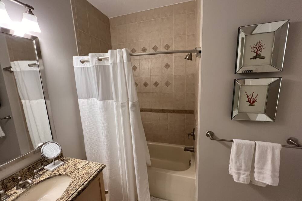 Photo of Bathroom in Pembroke Pines