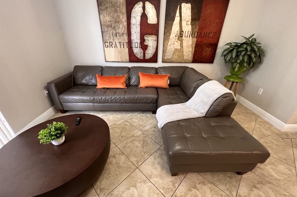 Photo of Livingroom in Pembroke Pines