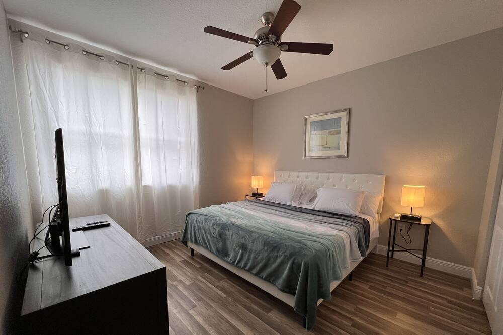 Photo of Bedroom in Pembroke Pines