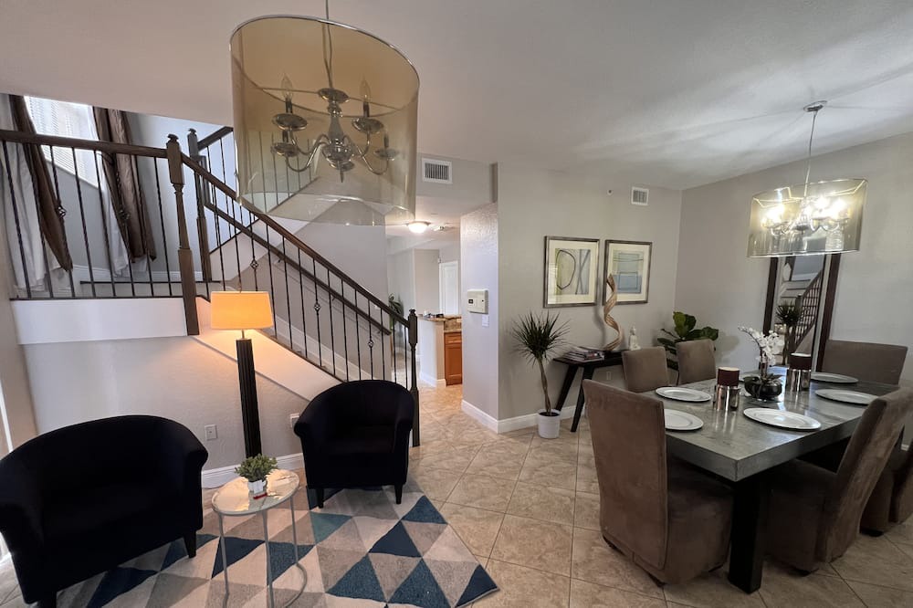 Photo of Livingroom in Pembroke Pines