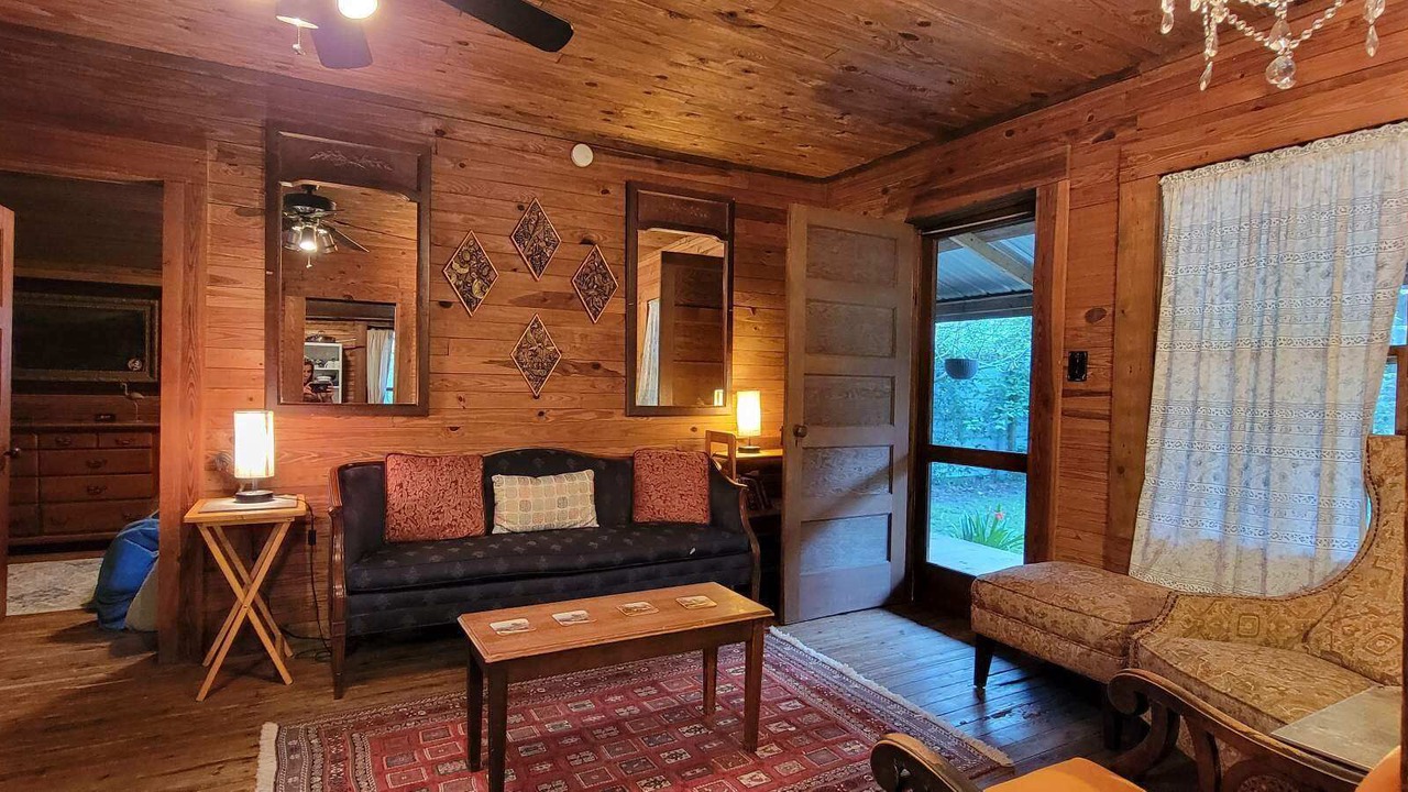 Photo of Livingroom in Worthington Springs
