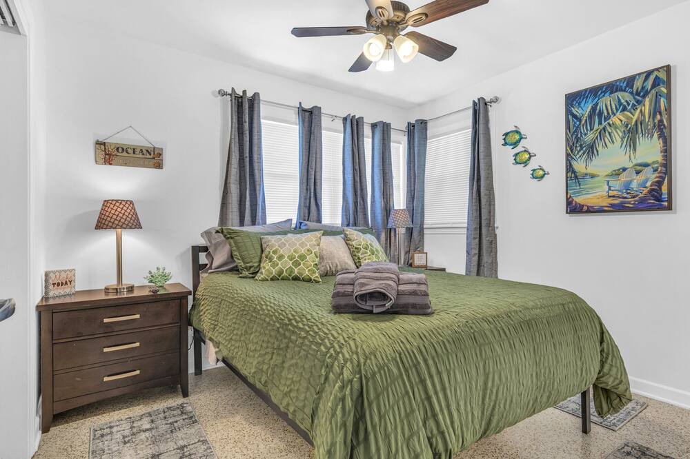 Photo of Bedroom in Downtown
