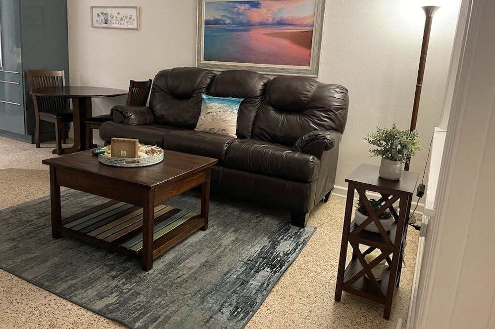 Photo of Livingroom in Downtown