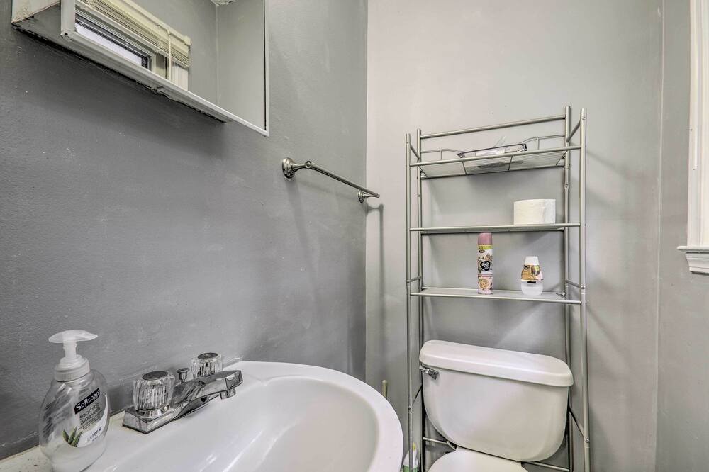 Photo of Bathroom in Oakland