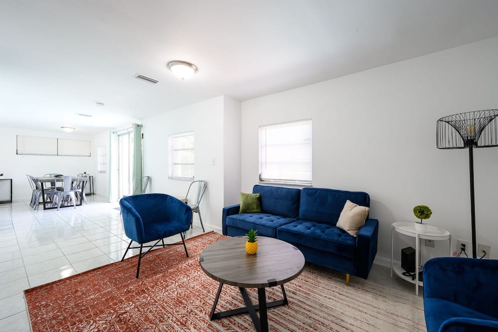Photo of Livingroom in West Hollywood