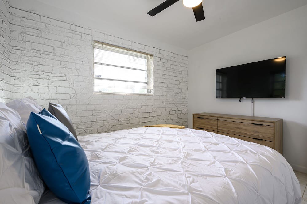 Photo of Bedroom in West Hollywood