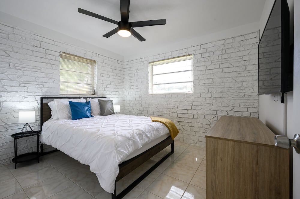 Photo of Bedroom in West Hollywood