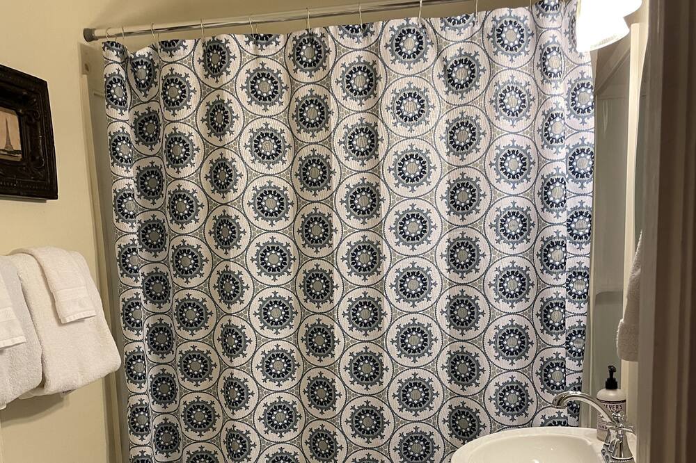 Photo of Bathroom in Beaufort