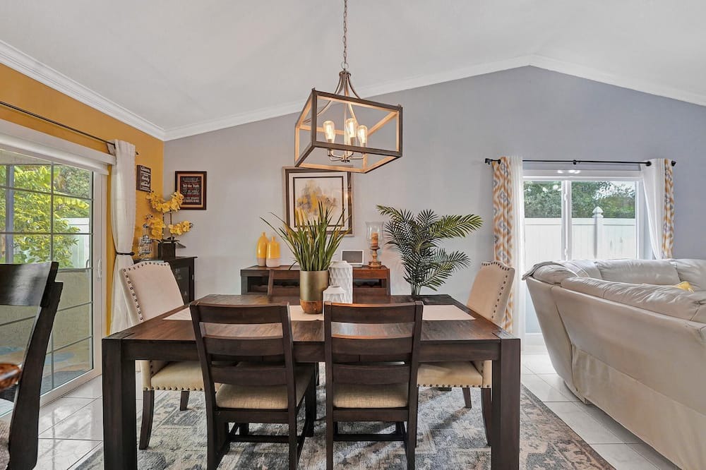 Photo of Kitchen in Lauderhill