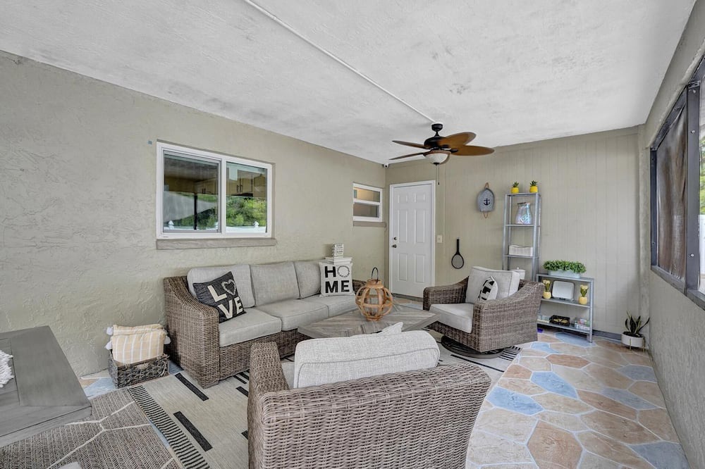 Photo of Outdoor in Lauderhill