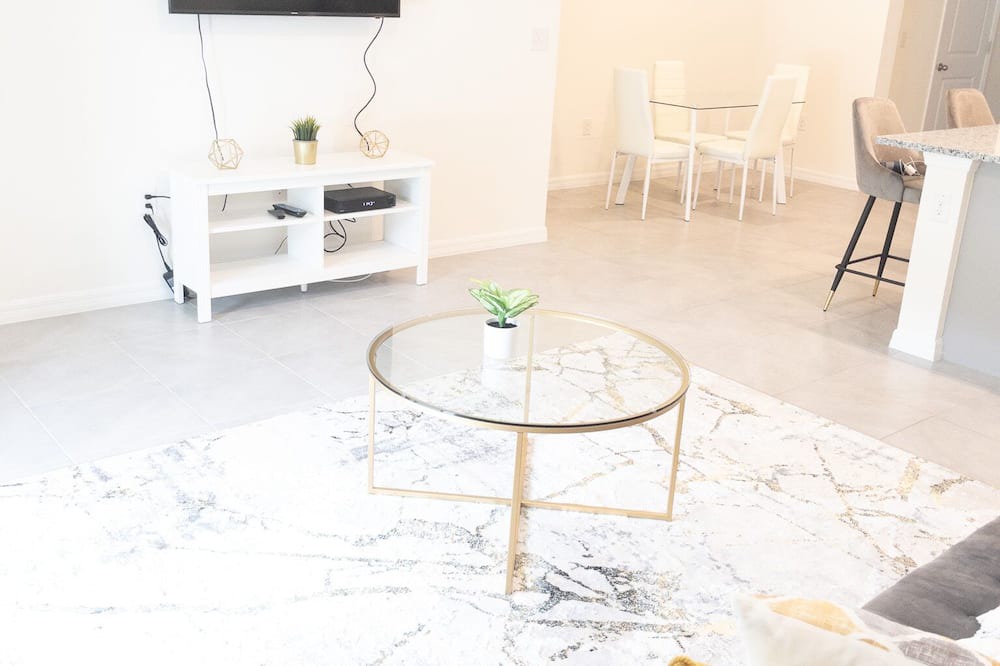 Photo of Livingroom in Wesley Chapel