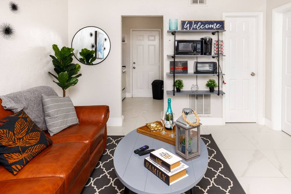Photo of Livingroom in Little Haiti