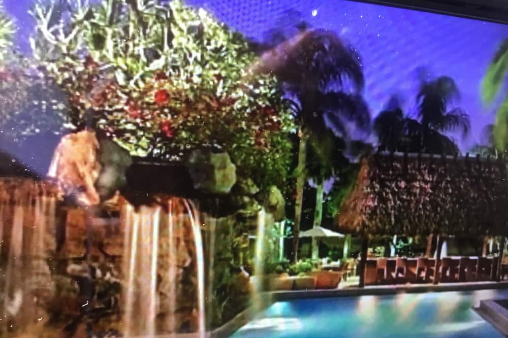 Photo of Outdoor in Weston