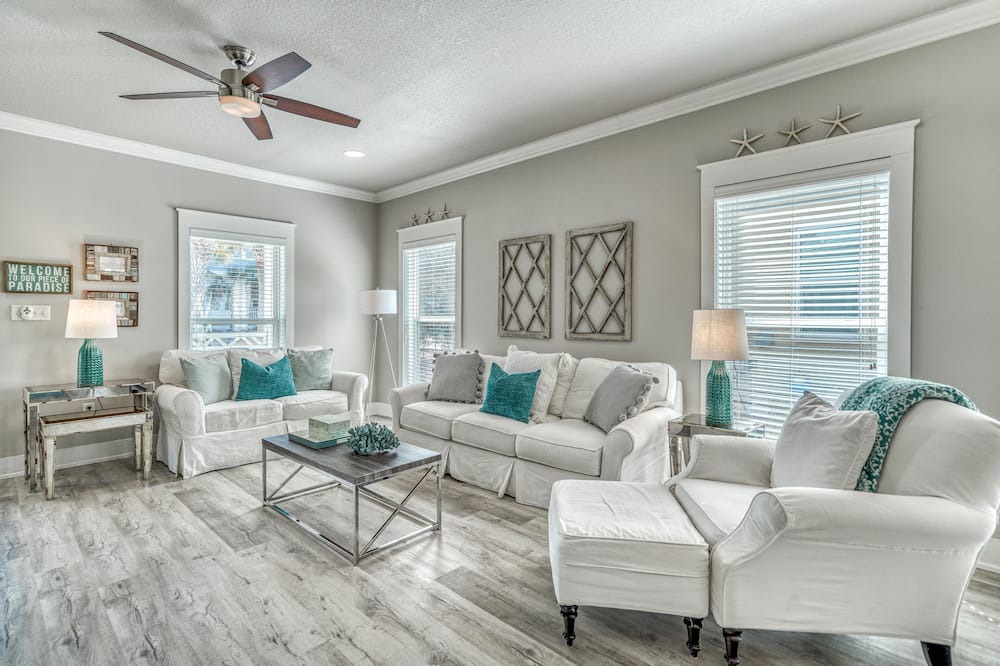Photo of Livingroom in Seacrest Beach