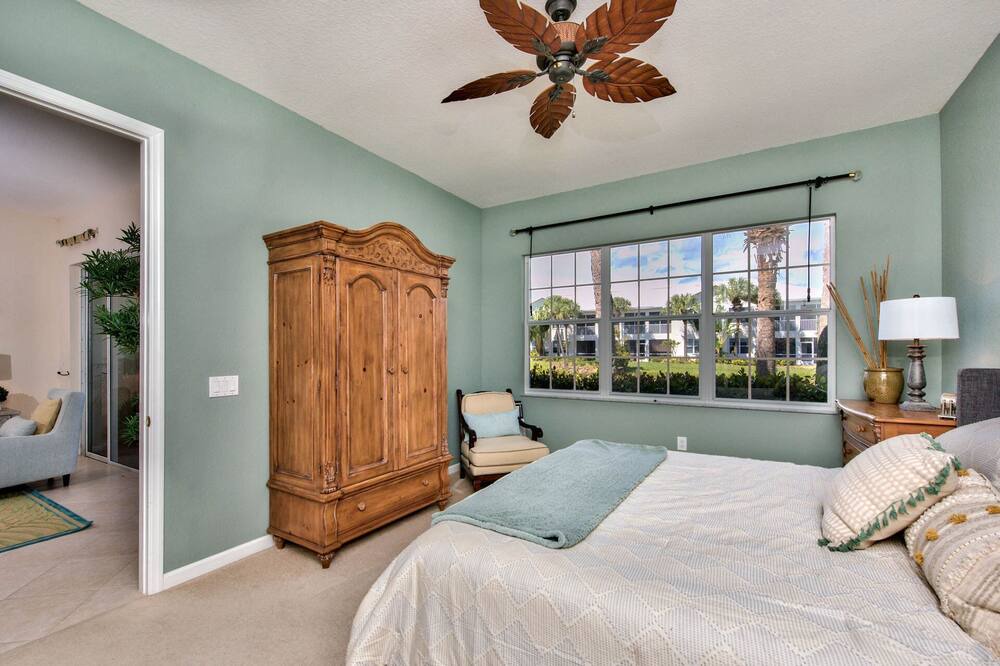 Photo of Bedroom in Naples