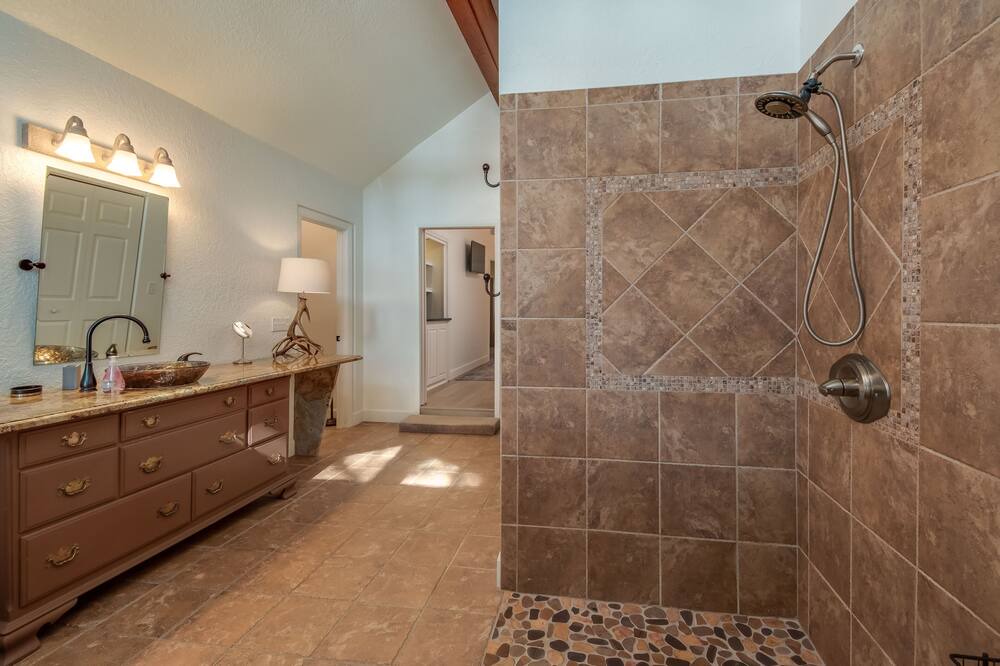 Photo of Bathroom in Silver Springs