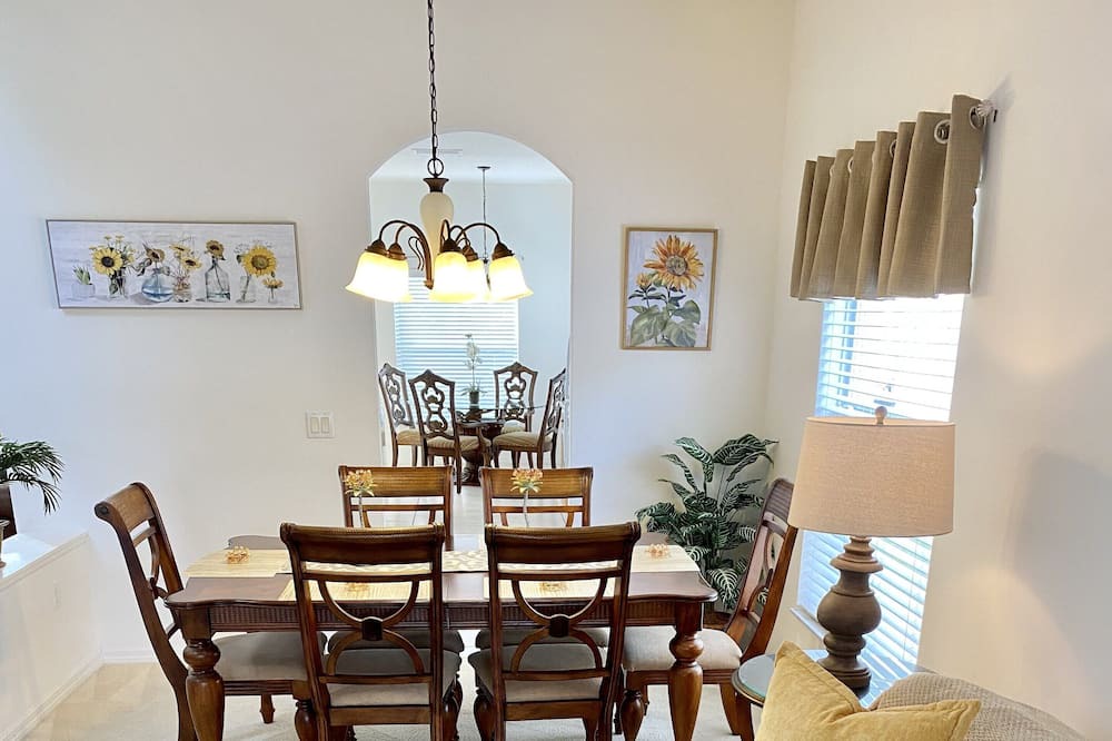 Photo of Livingroom in Highgate Park