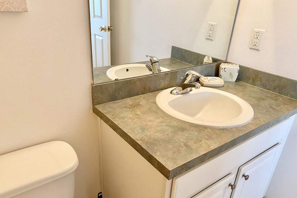 Photo of Bathroom in Highgate Park