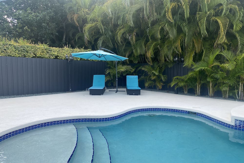 Photo of Outdoor in Kendale Lakes