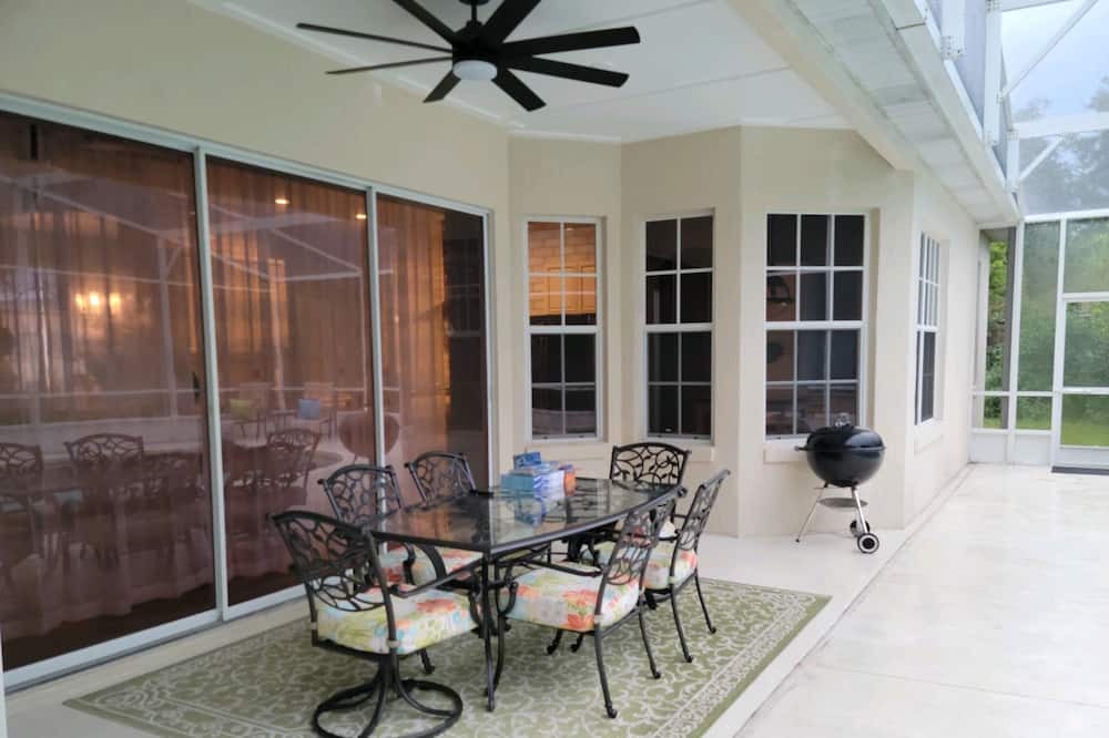 Photo of Patio Balcony in Summerhaven