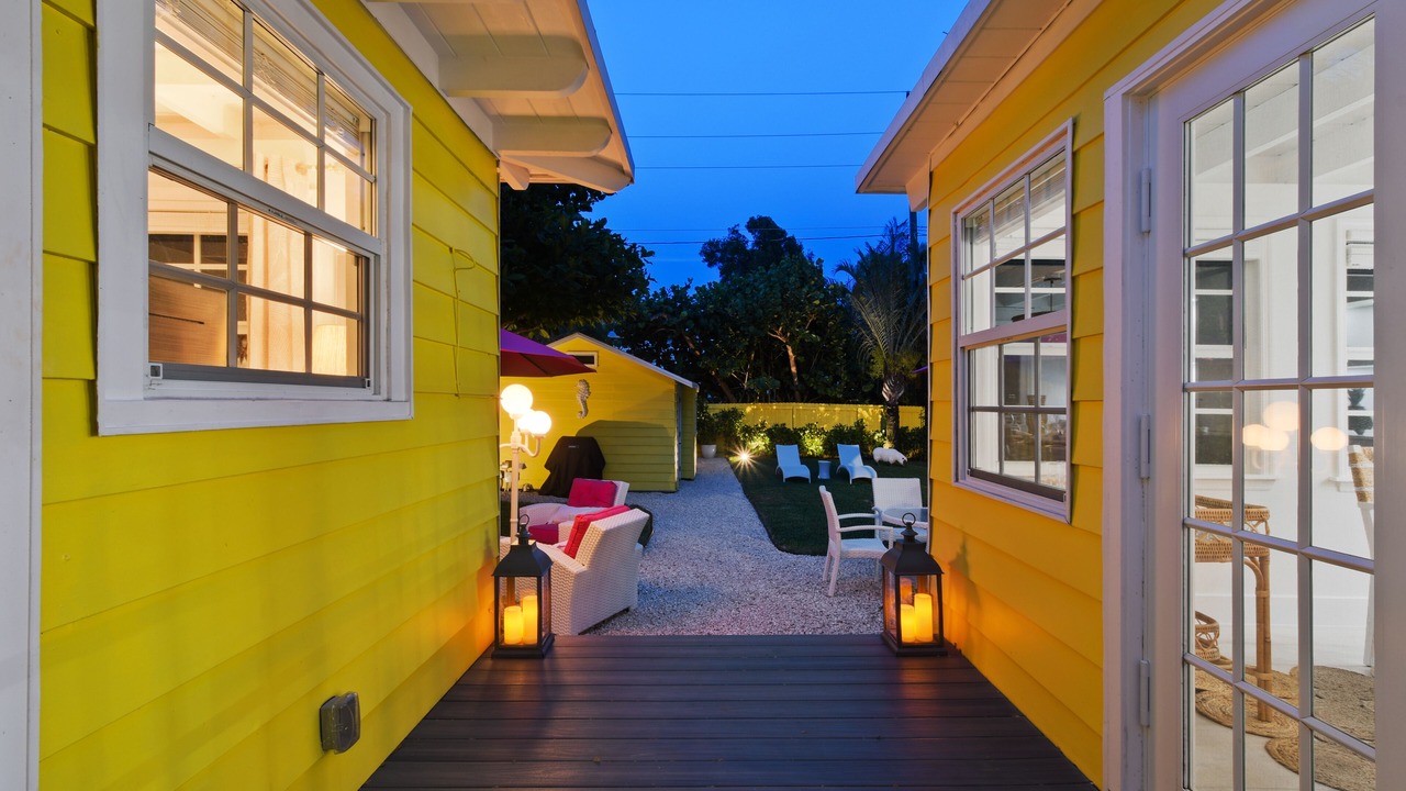 Photo of Patio Balcony in Parrot Cove