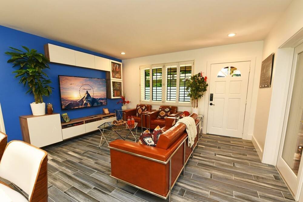 Photo of Livingroom in Nautilus Isle
