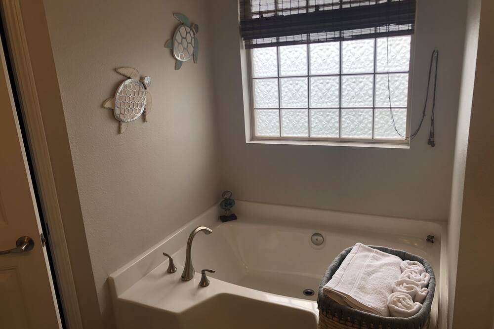 Photo of Bathroom in Gulf Breeze