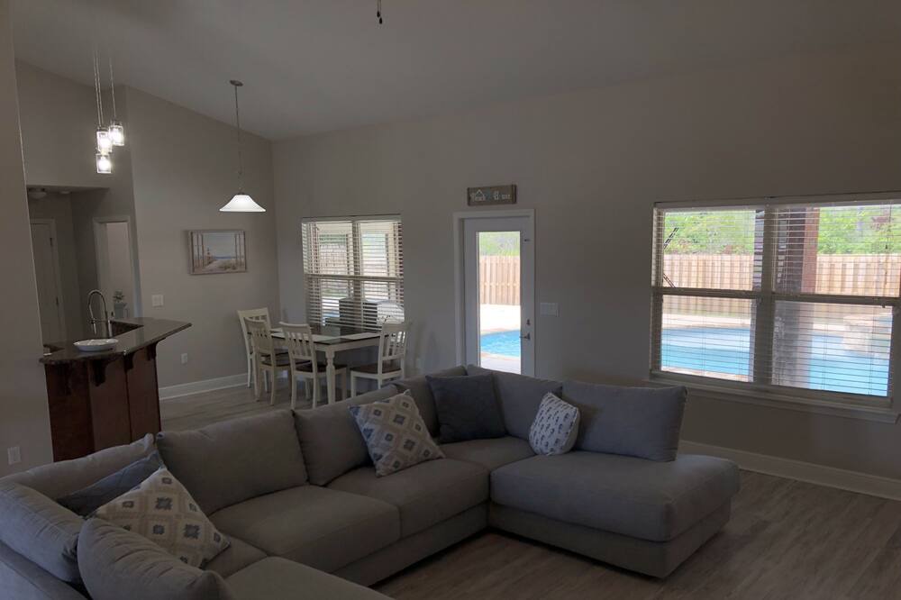 Photo of Livingroom in Gulf Breeze
