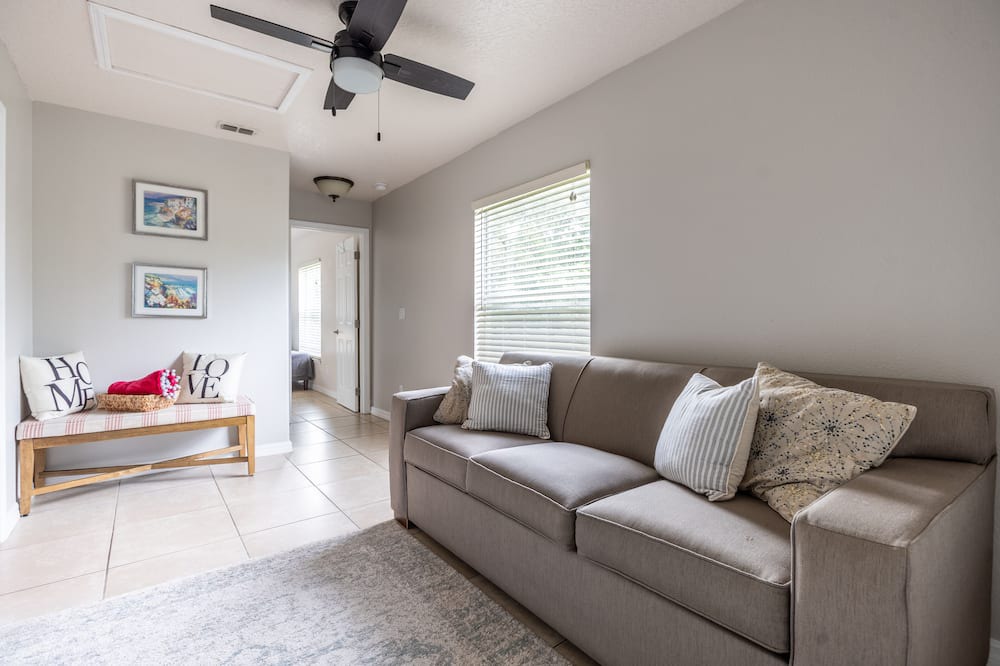 Photo of Livingroom in Forest City