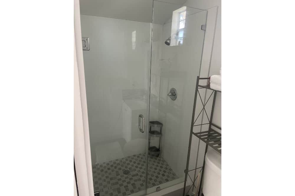 Photo of Bathroom in Miami Gardens