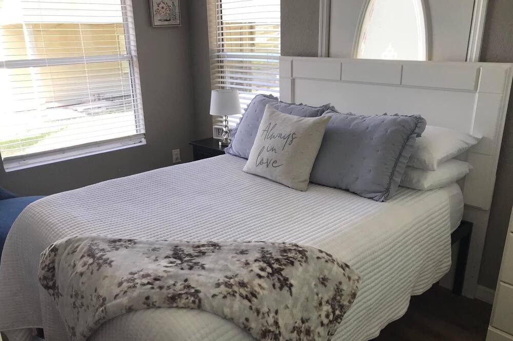 Photo of Bedroom in Candler