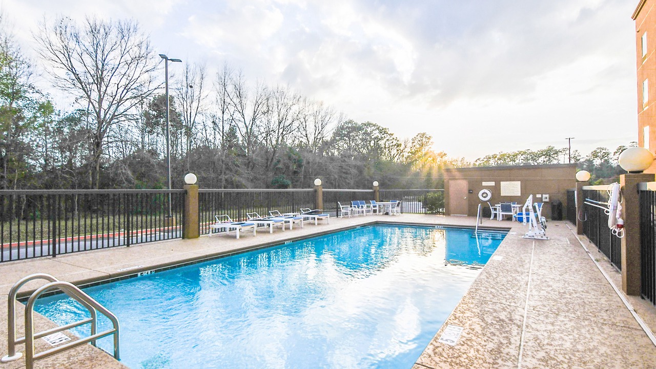 Photo of Outdoor in Foley