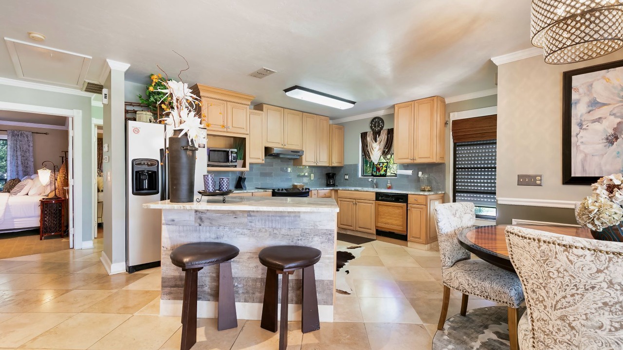 Photo of Kitchen in Mid Island
