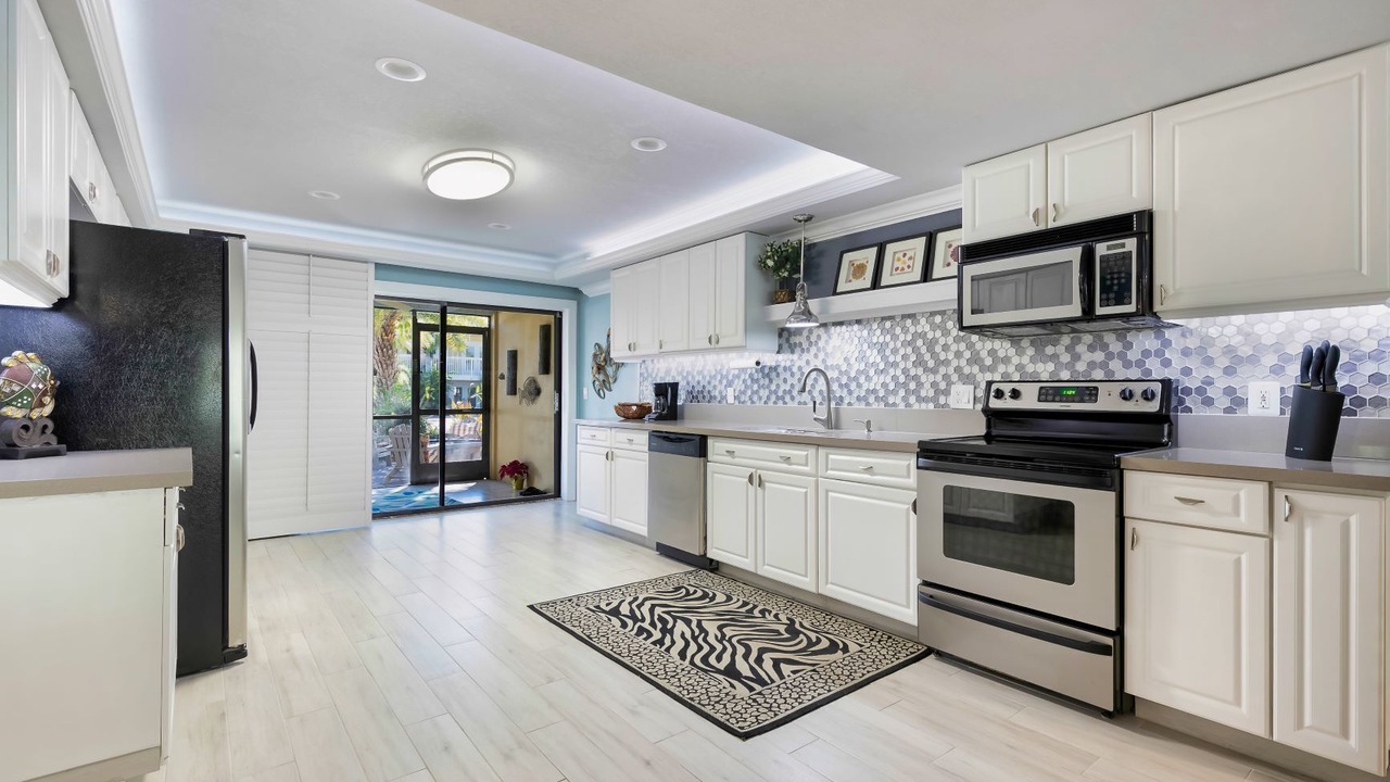 Photo of Kitchen in Mid Island