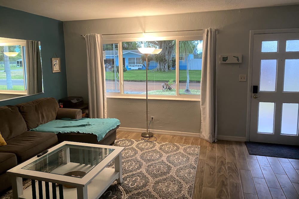 Photo of Livingroom in Coquina Key