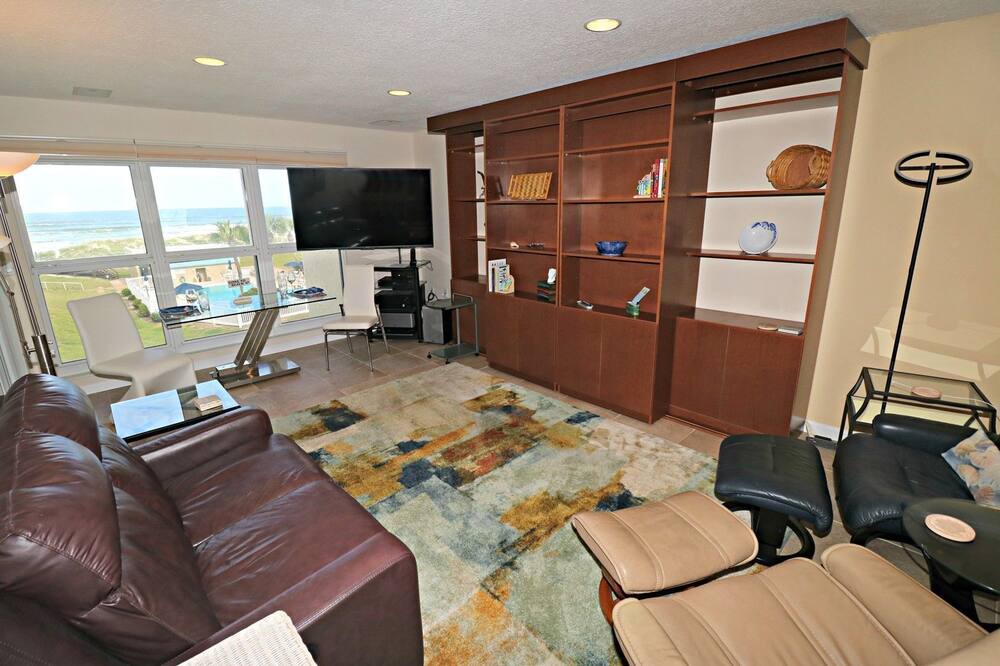 Photo of Bedroom in Crescent Beach